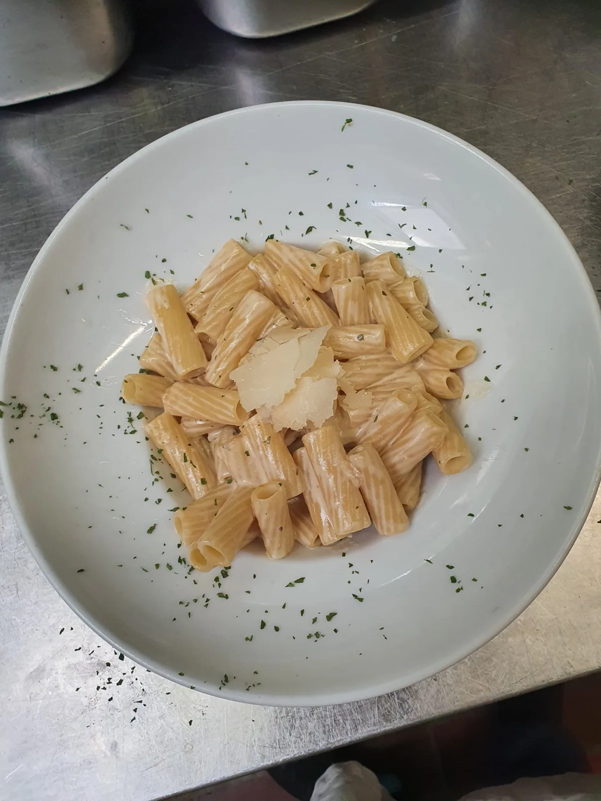 Rigatoni à la crème et au parmesan