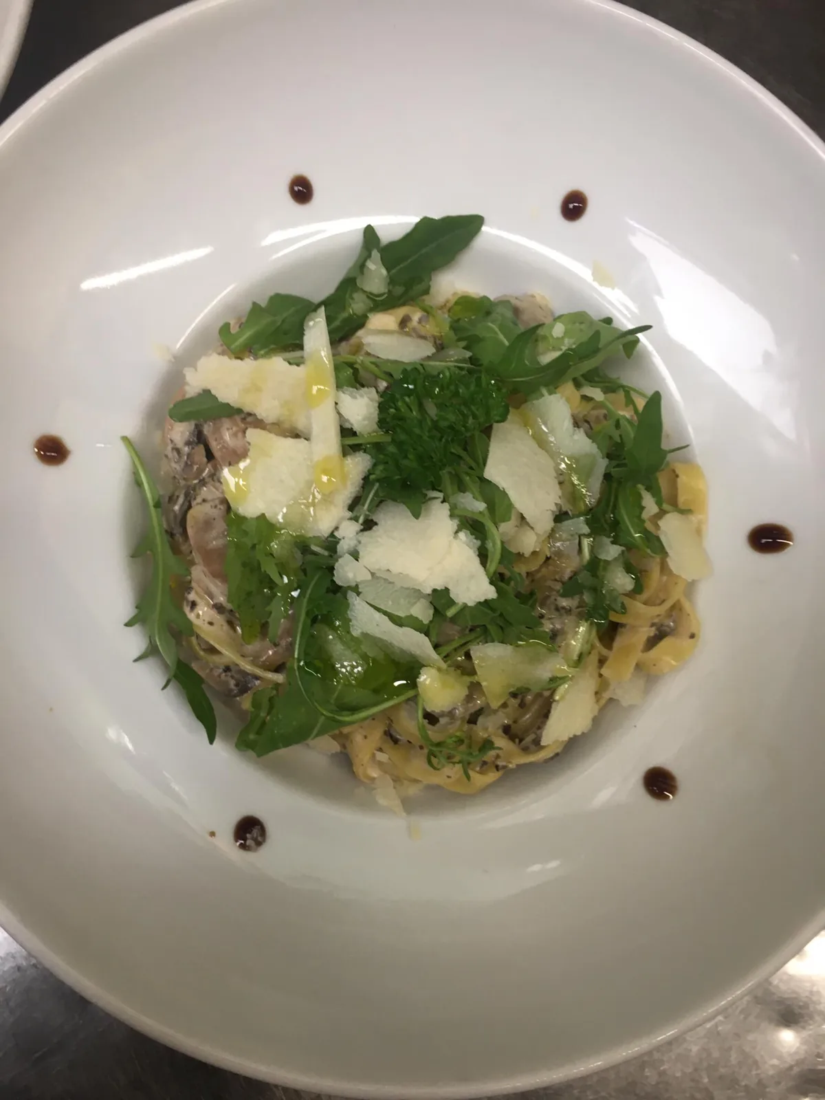 Tagliatelles, roquette, parmesan et persil